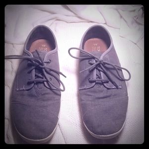 Gray Toms